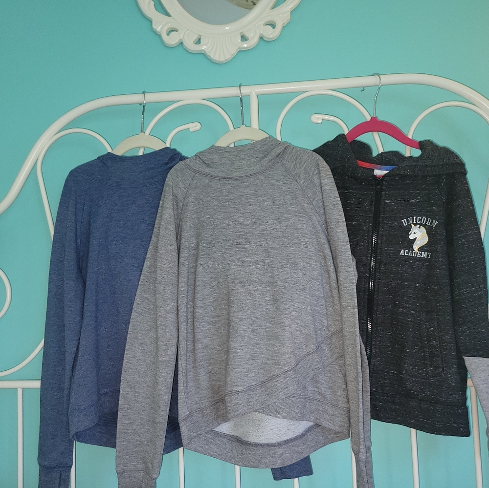 Bundle of 3 cute kids hoodies 💕